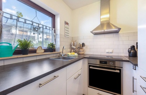 Glindfeld Apartment | Apartment 'Talblick' with Mountain View, Private Terrace and Wi-Fi