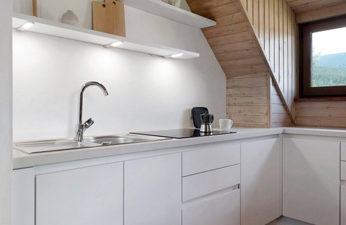 Collalbo Apartment | Apartment 'Tann 11' with Mountain View and Balcony