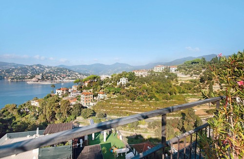 Zoagli Apartment | Apartment 'Terrazza Oriana' with Sea View and Wi-Fi