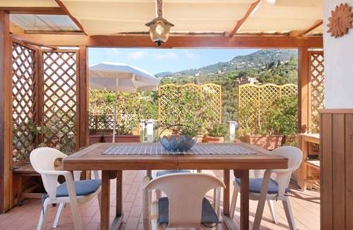 Zoagli Apartment | Apartment 'Terrazza Oriana' with Sea View and Wi-Fi