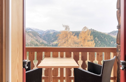 Ega Apartment | Apartment “Thymian - Thalerhof” with Mountain View, Wi-Fi, Balcony & Garden