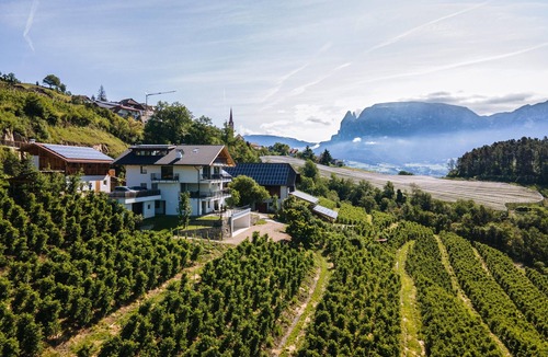 Renon Apartment | Apartment "Thalerhof Naturae Montes Ritten" with Mountain View, Terrace & Wi-Fi