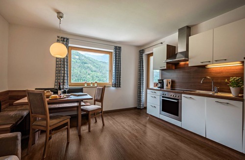 Feldthurns Apartment | Apartment "Toni Stefan" with Mountain View, Shared Sauna, Wi-Fi & Private Terrace