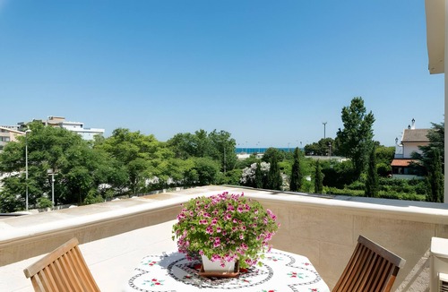 Municipio 1 Apartment | Apartment 'Torre Di Specchio 2' - Papaveri with pool, Wi-Fi and air conditioning