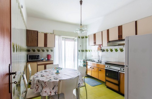 Gaggi Apartment | Apartment 'tra mare e montagna' with Mountain View, Terrace & Balcony