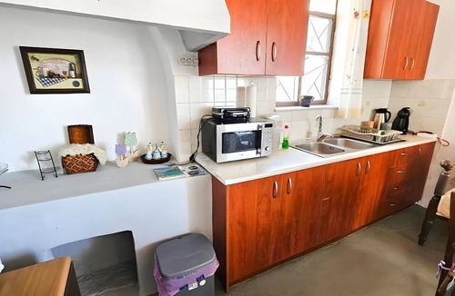 Kounoupidiana Apartment | Apartment 'Traditional House Aggeliki' with Sea View, Wi-Fi and Air Conditioning
