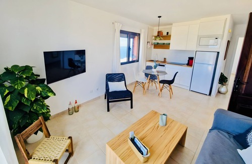 Cala Agulla Apartment | Apartment "Tramuntana" with Sea View, Pool & Wi-Fi