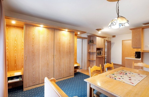 Niederhelden Apartment | Apartment 'Type C' with Balcony and Wi-Fi