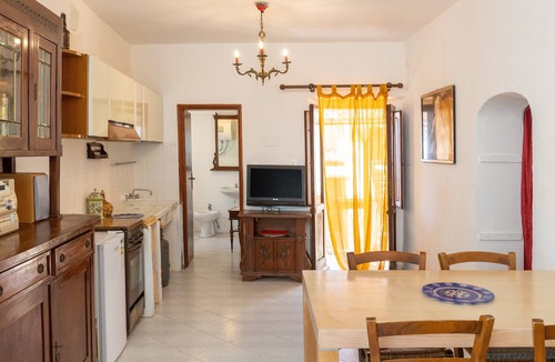 Rosignano Marittimo Apartment | Apartment 'Un Pezzo di Storia vicino al Mare' with Garden