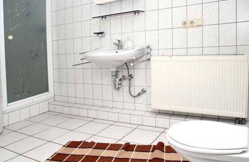 Wernborn Apartment | Apartment U3 = Gerlinde - House U, for 1-15 persons, 25km to FFM-Nord