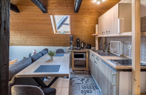 Alsfeld Apartment | Apartment 'Über Den Dächern Alsfels' with Wi-Fi
