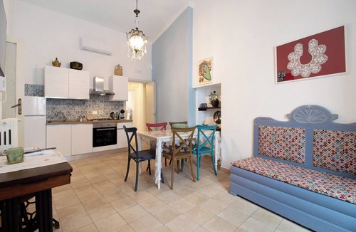 Rutigliano Apartment | Apartment 'Unit 1' with Shared Terrace, Wi-Fi and Air Conditioning