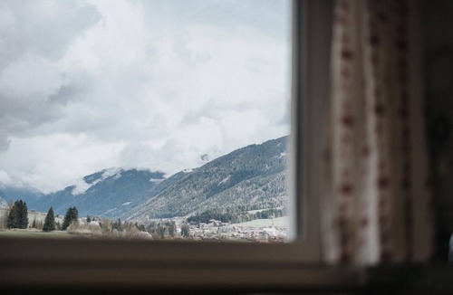 Casola Apartment | Apartment 'Unterhauserhof A' with Mountain View, Wi-Fi, Balcony & Garden