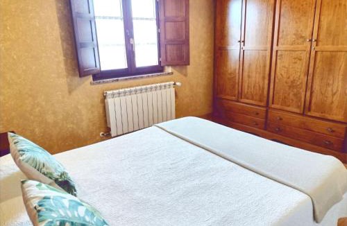Serantes Apartment | Apartment Unterkunft mit Aussicht in Apartamentos Navalin - by Interhome