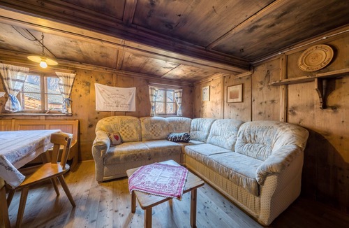 Senales Apartment | Apartment “Untervernatsch - Ötzi” in Scenic Landscape with Mountain View