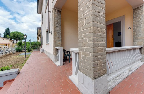 Calenzano Apartment | Apartment 'Ursa' with Shared Garden, Wi-Fi and Air Conditioning