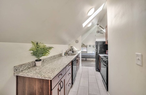 Mexicantown - Southwest Detroit Apartment | Apartment ∙ 1 bedroom ∙ 2 guests