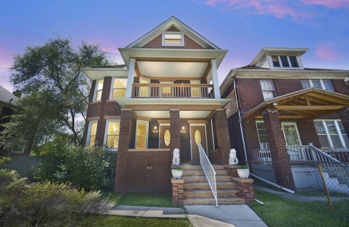 Mexicantown - Southwest Detroit Apartment | Apartment ∙ 1 bedroom ∙ 2 guests