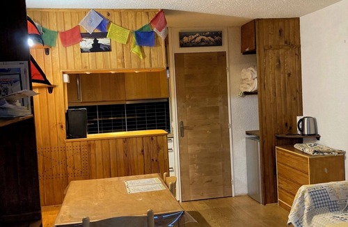 Val-Thorens Apartment | Apartment - Val Thorens - 6 people-at the foot of the slopes, in the center of town