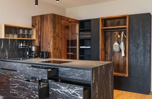 Berg/Monte Apartment | Apartment 'Valentinerhof Apt Fire' with Mountain View, Shared Pool and Wi-Fi