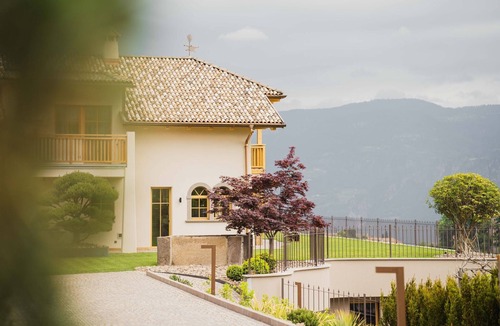 Berg/Monte Apartment | Apartment 'Valentinerhof Apt Air' with Mountain View, Shared Pool and Wi-Fi