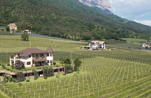 Berg/Monte Apartment | Apartment 'Valentinerhof Apt Air' with Mountain View, Shared Pool and Wi-Fi