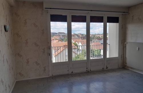 Montlucon Apartment | Apartment. Very bright with breathtaking 360-degree views of the city
