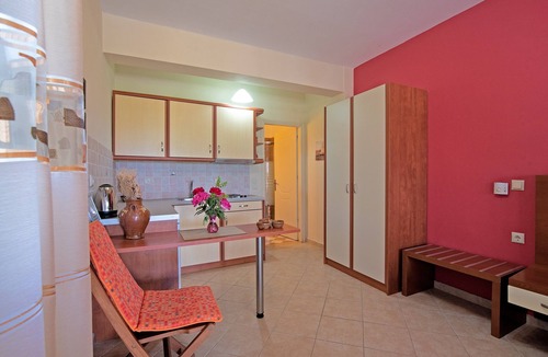 Messonghi Apartment | Apartment 'Villa Pepy Studio 2' close to the Beach with Garden & Wi-Fi