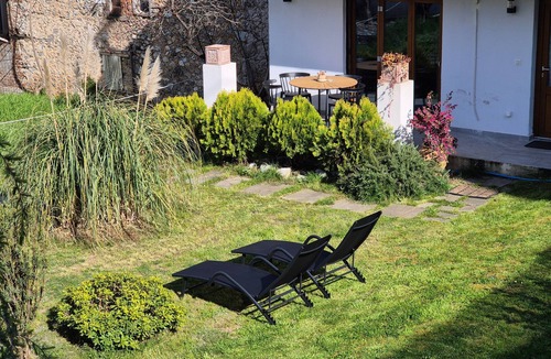 Litochoro Apartment | Apartment “Villa Philia – Garden and Fireplace” with Wi-Fi and Air Conditioning
