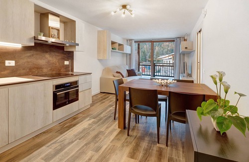 Valtellina Apartment | Apartment 'Viola' with Mountain View, Balcony and Wi-Fi