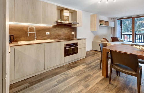 Valtellina Apartment | Apartment 'Viola' with Mountain View, Balcony and Wi-Fi