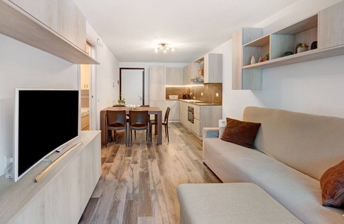 Valtellina Apartment | Apartment 'Viola' with Mountain View, Balcony and Wi-Fi