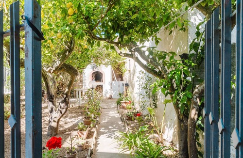 Paparella Apartment | Apartment 'Vittorio Stella' with Sea View, Private Terrace and Air Conditioning