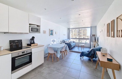 Courseulles-sur-Mer Apartment | Apartment with parking and WIFI near the sea