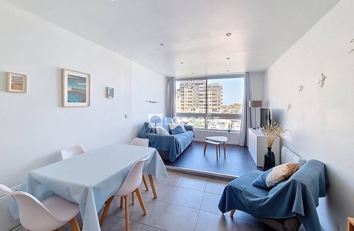 Courseulles-sur-Mer Apartment | Apartment with parking and WIFI near the sea