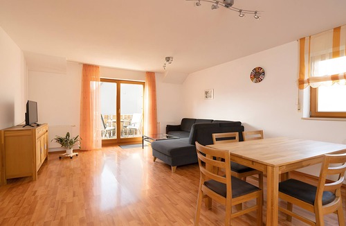 Borslingen Apartment | Apartment 'Waldblick' with Balcony, Shared Garden and Wi-Fi
