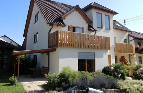 Borslingen Apartment | Apartment 'Waldblick' with Balcony, Shared Garden and Wi-Fi
