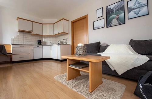 Salonetto Apartment | Apartment 'Wasser' with Mountain View, Shared Pool and Wi-Fi