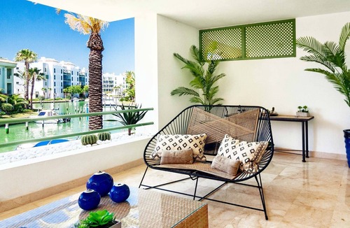 Sotogrande Apartment | Apartment 'Waterfront Polo Royale I' with Private Pool, Wi-Fi and Air Conditioning