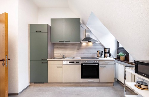 Pottenstein Apartment | Apartment 'Weitblick' with Wi-Fi in Central Pottenstein