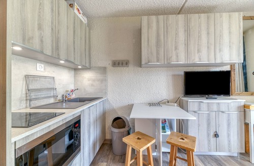La Morte Apartment | Apartment 'Well-Equipped with Enclosed Balcony' with Balcony