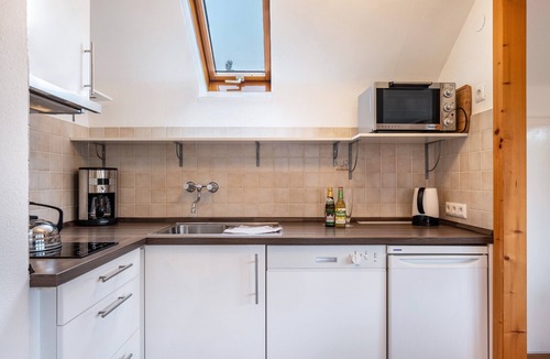 Hinterzarten Apartment | Apartment 'Windeckkopf' with Balcony and Wi-Fi