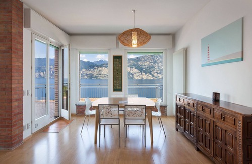 Campagnola Apartment | Apartment Windows On The Lake