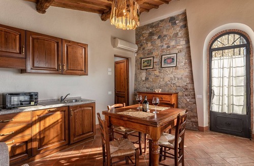 Tavarnelle Val di Pesa Apartment | Apartment with A/C, WIFI, pool, TV, patio, pets allowed, panoramic view, close to Greve In Chianti
