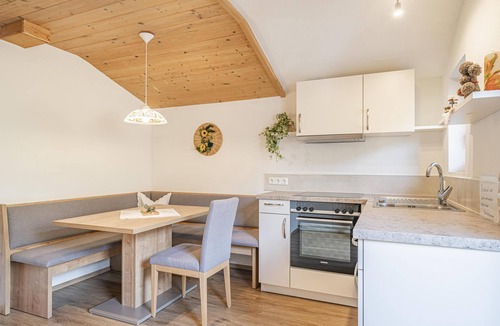 Moosen Apartment | Apartment with ski storage room and balcony