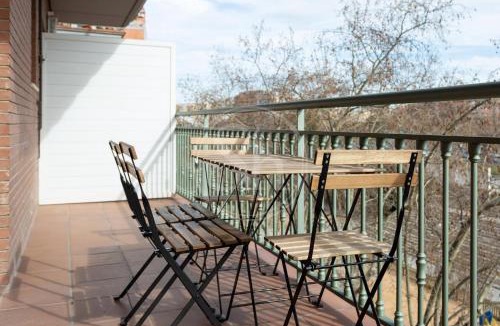 El Clot Apartment | Apartment with Balcony near Glòries