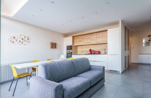Saint-Avertin Apartment | Apartment with Cher river view, 4/6 people, south Tours + parking and terrace