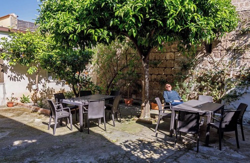 Mondragone Apartment | Apartment with courtyard and private parking. Pets allowed :)