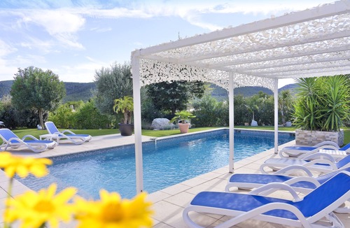 Bagnols-en-Foret Apartment | Apartment with pool on the Cote Azur