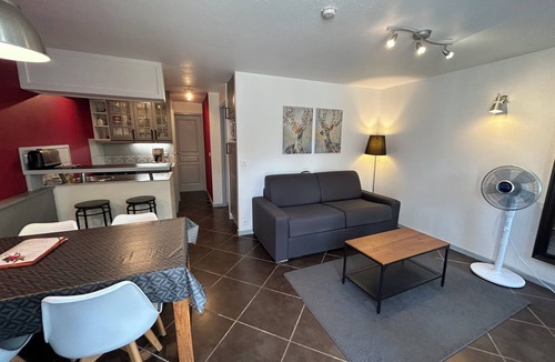 Thonon-les-Bains Apartment | Apartment with enclosed garden and private parking in quiet city center location